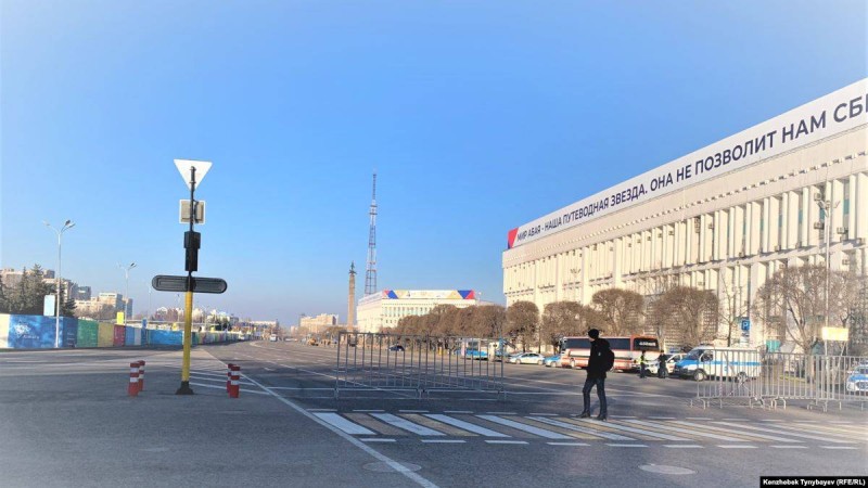 Алматыда "митинг өтеді" деген күні Республика алаңы жабылды