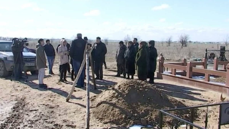 Тірілерді қойып, марқұмдардың мазасын алуда: Алматы облысында бұзақылар қорымға ұрлыққа түскен - Қазақстан жаңалықтары