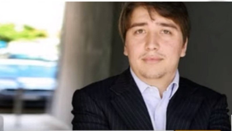 Виктор Храпуновтың ұлы Ілияс Храпунов БТА банктің ақшасын жымқырды деп айыпталды
Женева соты Храпуновтың ұлы 500 миллион доллар теңге қайтаруы қажет деген үкім шығарған