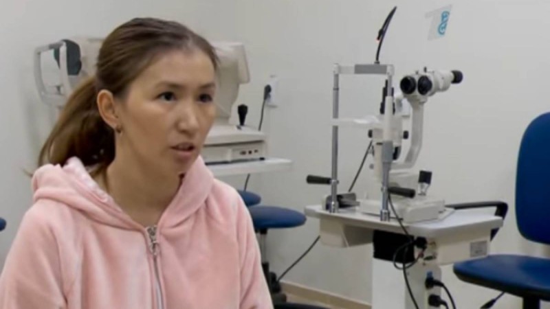 "Көзім 100%-ға көрмеді": Шымкентте қабағына татуаж жасатқан әйел ауруханаға түсті - Қазақстан жаңалықтары