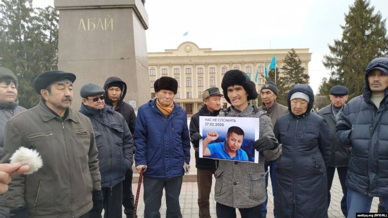 Оралда белсенділер Дулат Ағаділді еске алды