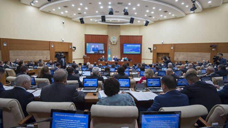 Нығматулин күлген министрге ескерту жасады