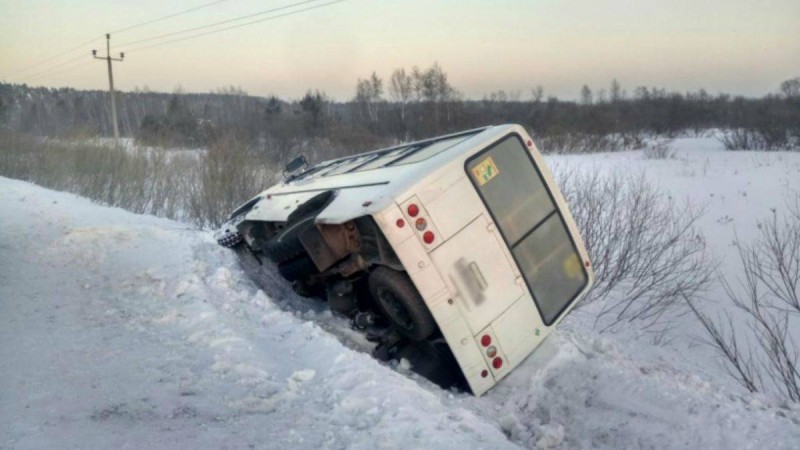 Ақтөбе облысында 45 жолаушысы бар автобус аударылып қалды - Қазақстан жаңалықтары
