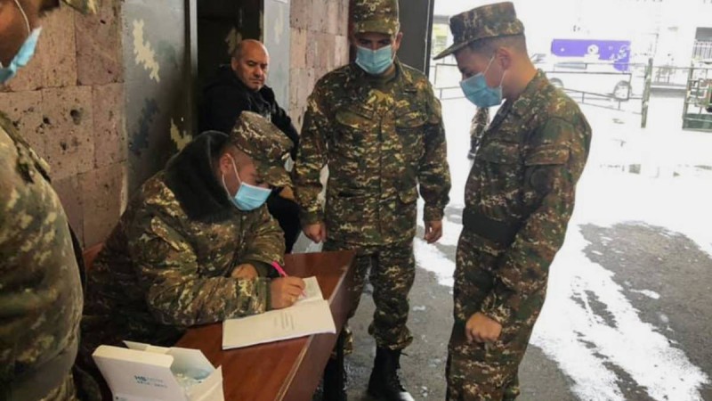 Пашинян бүкіл армиянды қолына қару алуға шақырды