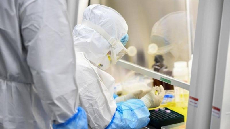 Коронавирус вакцинасын сынақ ретінде салдырған ерікті қайтыс болды