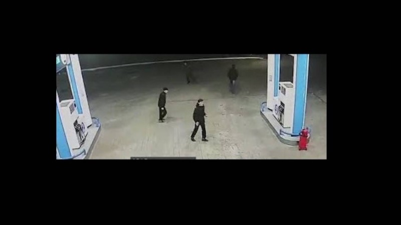 Оралда қарулы адамдар ер адамды атып тастады: куәгерлер егжей-тегжейлі айтып берді (ВИДЕО)