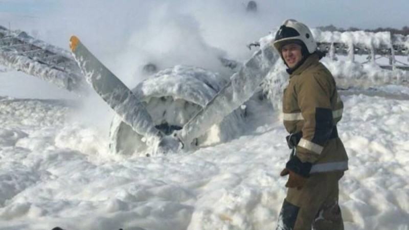 Өскеменде шұғыл қонуға мәжбүр болған ұшақ отқа оранды – видео