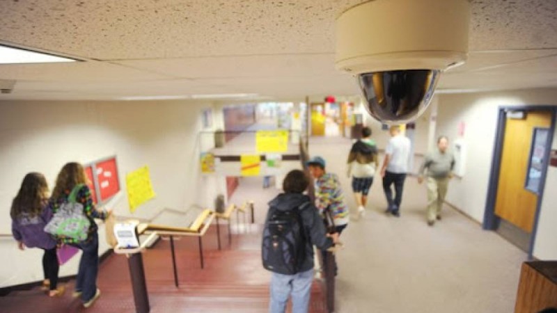 Асхат АЙМАҒАМБЕТОВ: Еледгі мектептердің 99%-ына бейнебақылау камералары қойылды