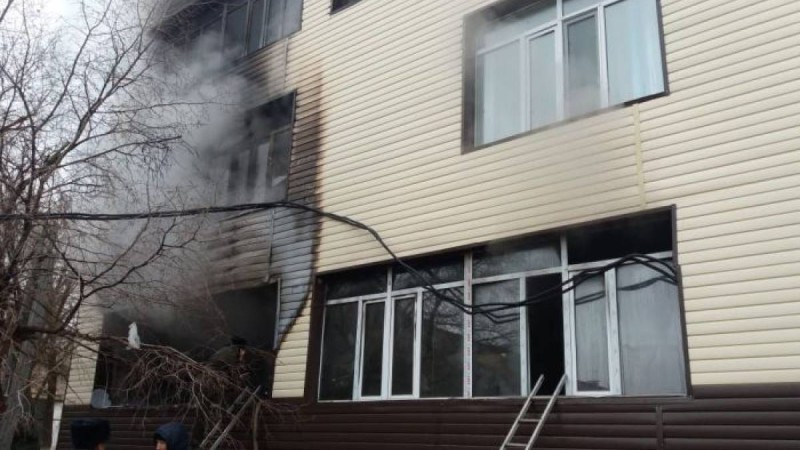 Жезқазғанда мектепте сабақ кезінде өрт шықты
