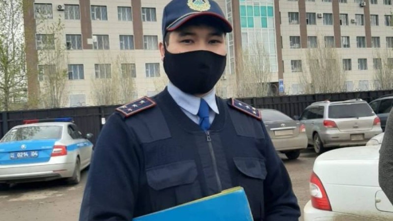 Мұқтаж отбасының пәтер жалдау ақысын төлеп берген ақтөбелік полицей марапатталды