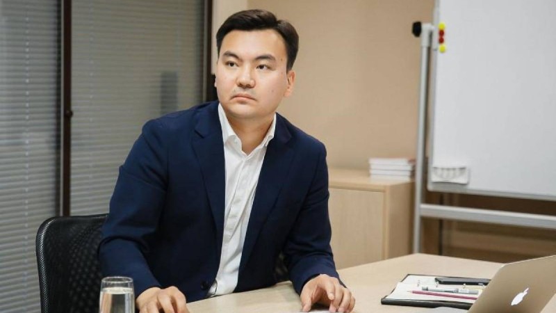 Білім туралы заңға қашықтан оқыту жүйесін енгізу қажет - Рауан Кенжеханұлы