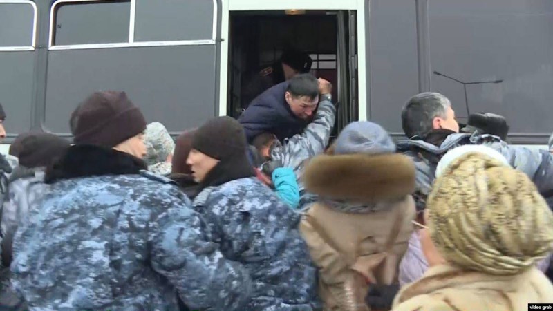 Алматы мен Шымкентте белсенділер қамалғандарды босатуды талап етті