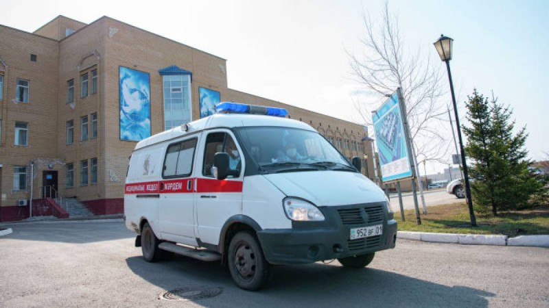 Инсульт алған павлодарлық карантинге жабылған үйде екі сағат көмек күтті