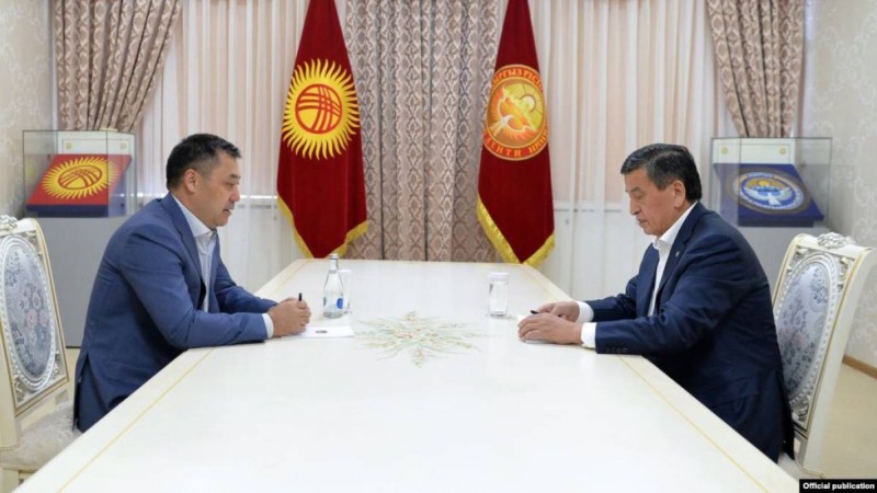 Президент отставкаға кеткеннен кейін Қырғызстан азаматтық соғысқа жақын - Сарапшы