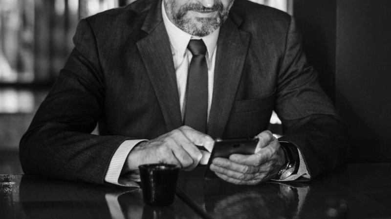 "Өзін әкімнің орынбасарымын деп таныстырған": Өскеменде ер адам кәсіпкерлерге хабарласып, су тасқынының салдарын жою үшін ақша сұраған