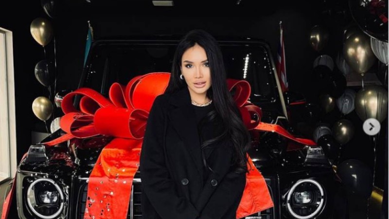 "Өзіме сыйлық жасадым": Атышулы Байзақова қымбат көлік сатып алды (Видео)