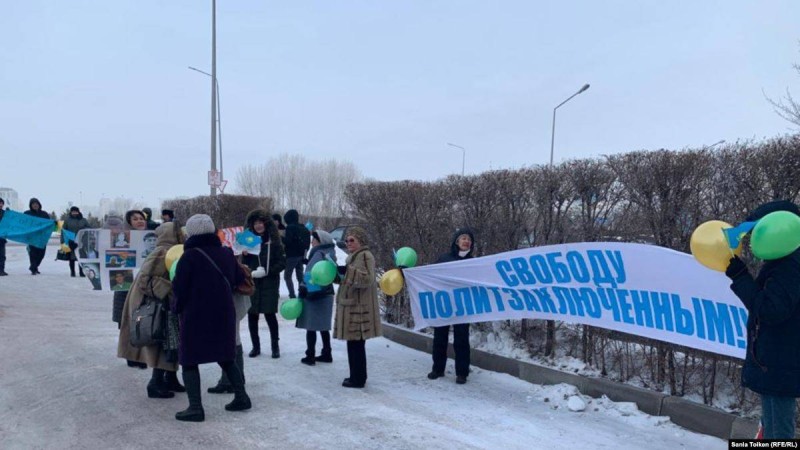 Еуродепутаттарды Қазақстандағы адам құқығына назар аударуға шақырды