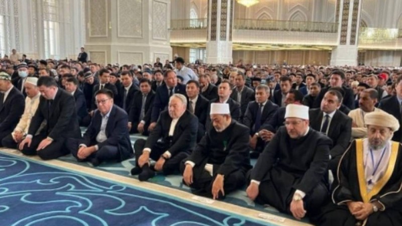 Бас қаланың аты ауысқан күні Назарбаев Бас мешітке келді... Бұл туралы депутаттар не дейді?