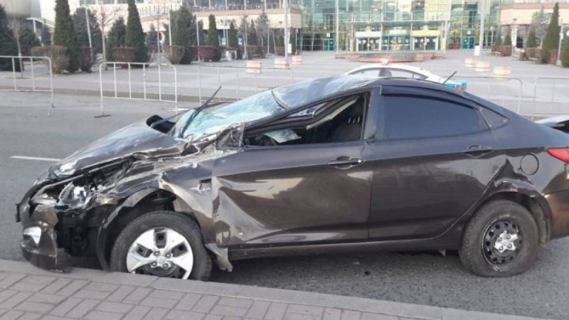 Алматыда мас күйінде көлік жүргізген қыз жаяу жүргіншіні басып өлтірді