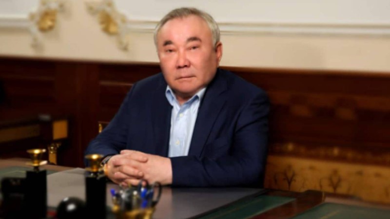 Болат Назарбаевтың жас тоқалы жұрт назарын аударды