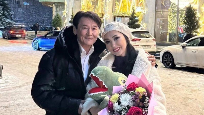 "Қыдекең кітап жазып жатыр": Қарақат Әбілдина болашақтағы жоспарын бөлісті