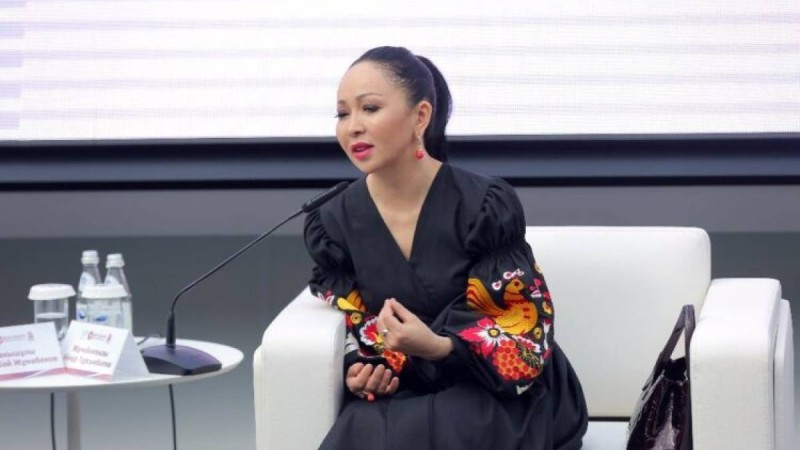 Айнұр Тұрсынбаева: "Өзіне көңілі толмайтын әйел күйеуімен көп ұрысады..."