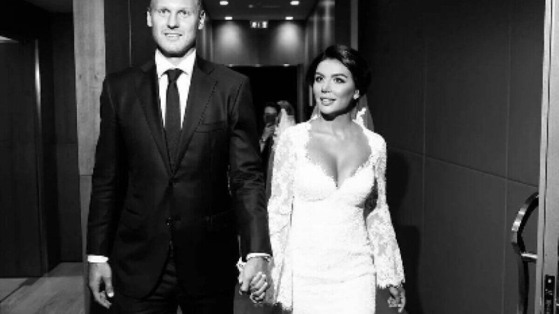 Әнші Анна Седакова экс-күйеуін өлтірді деген күдікке ілінді