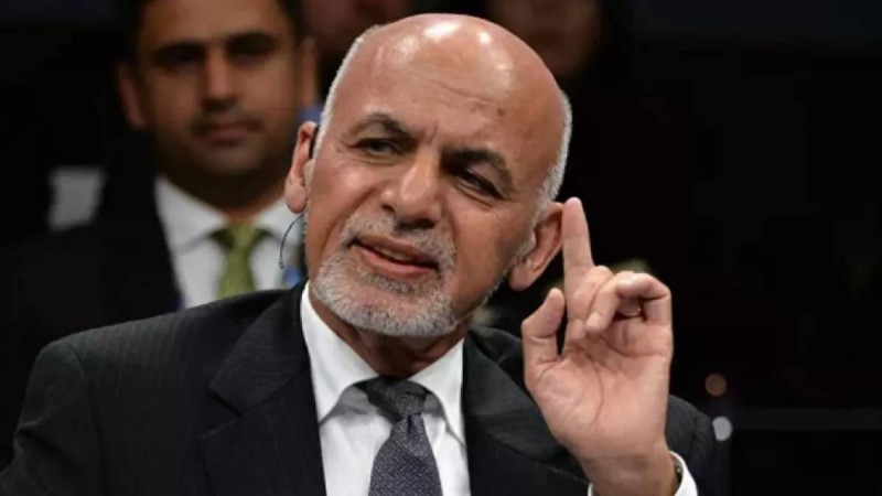 БАҚ: Ауғанстанның экс-президенті БАӘ-ге қазақстандық компанияның ұшағымен қашты