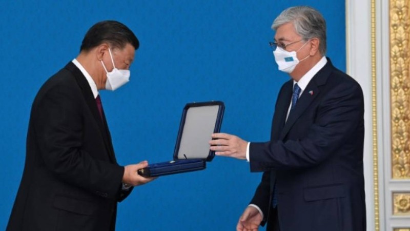 Тоқаев Си Цзиньпинді "Алтын Қыран" орденімен наградтады