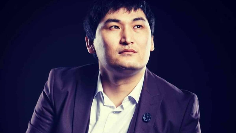 "Үлкен қателігім": Мүгедек ұлынан қашып жүр деп айыпталған ақын Саят Әбенов өз шындығын айтты - Қазақстан жаңалықтары