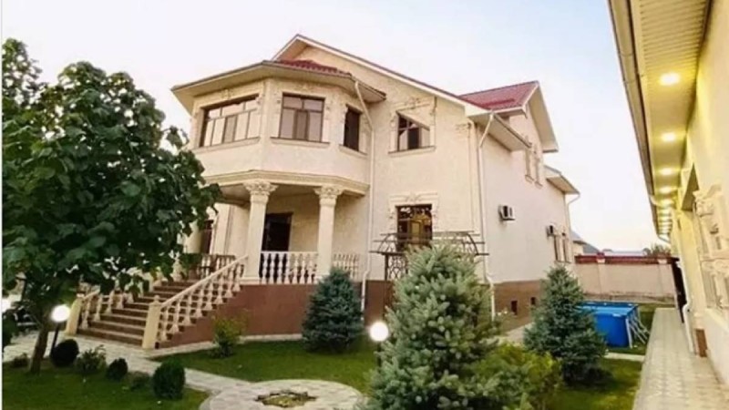 Заттыбек Көпбосынұлы хан сарайындай үйін 185 миллионға сатпақ