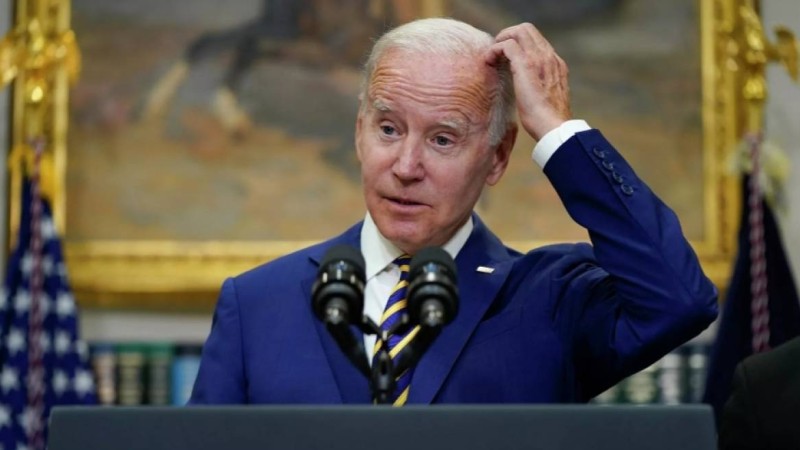 Ақыл-есін жоғалтқан Джо Байден күлкіге қалды