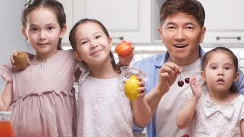 Сәкен енді компот сатуды кәсіп қылмақ