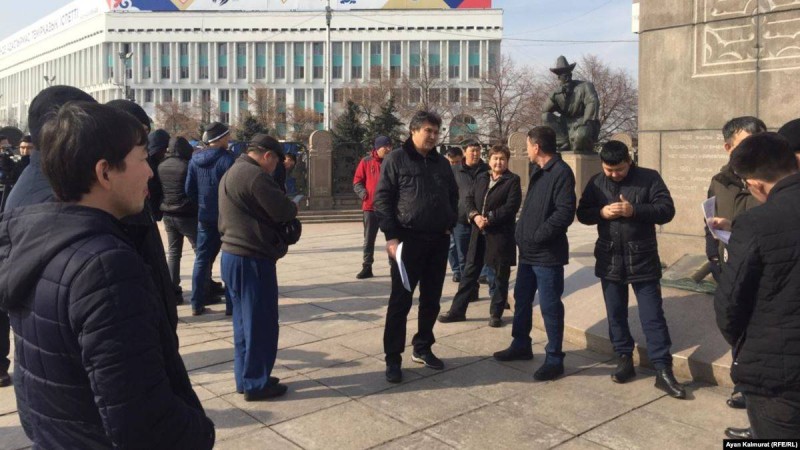 Алматыда шетелден көлік алғандар утилизация алымын азайтуды талап етті