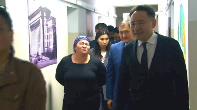 Министр жатақханаға мұқтаж студенттерге арналған «Жедел штаб» жұмысымен танысты