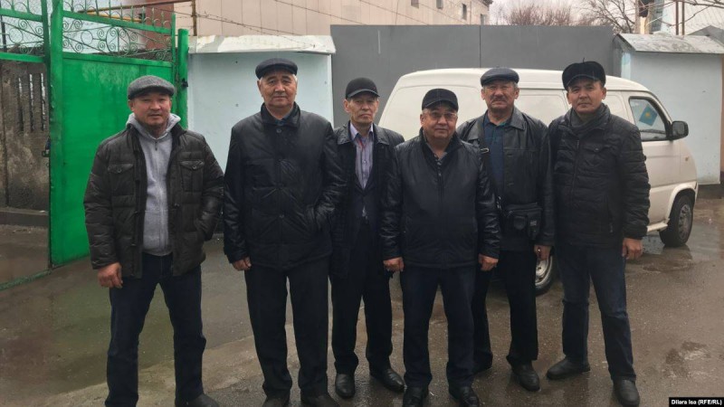 Шымкентте қамалған белсенділерге қолдау көрсетті