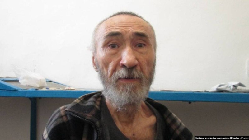 Сот Арон Атабекті  бостандыққа шығарды