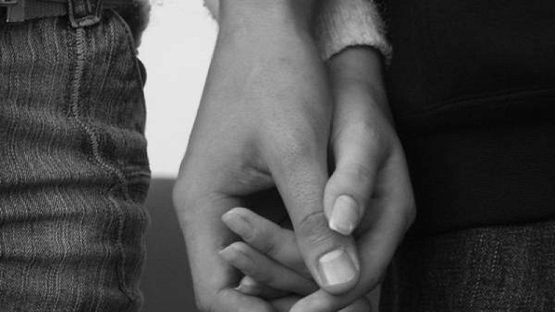 Мүшеқаптың орнына целлофан: Жасөспірімдер қалай қорғану керектігін білмейді