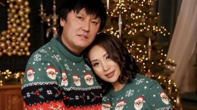 "Ұлды болдым": Әнші Өмірқұл Айниязовтың үшінші перзенті дүниеге келді