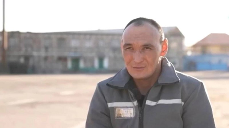 "Көктемде бостандыққа шығуым мүмкін": Мұрат Әбділдә түрмеде өмірі жайлы айтып берді