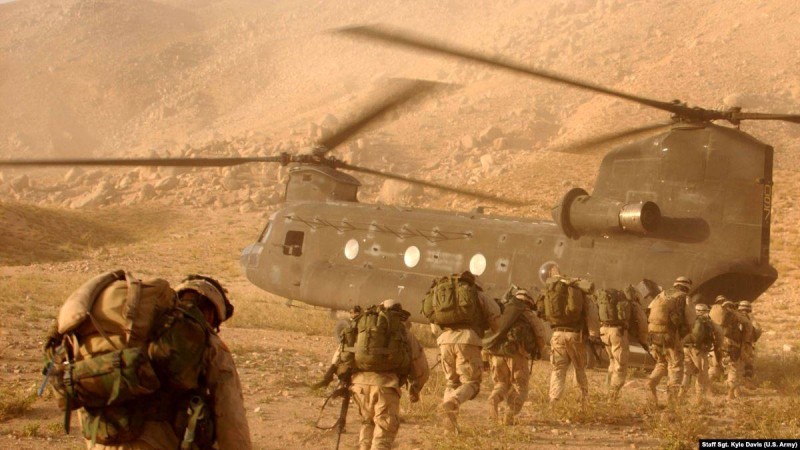 Трамп тәліптермен бейбіт келісімге қол қоюға дайын екенін айтты