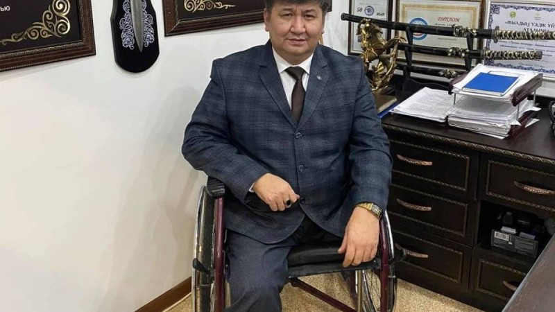 "Өтіріктен шаршадым, халықпен бірге болғым келеді": БҚО-да "Нұр Отан" мүшесі сайлаудан кейін партиядан шығатынын жариялады (ВИДЕО)