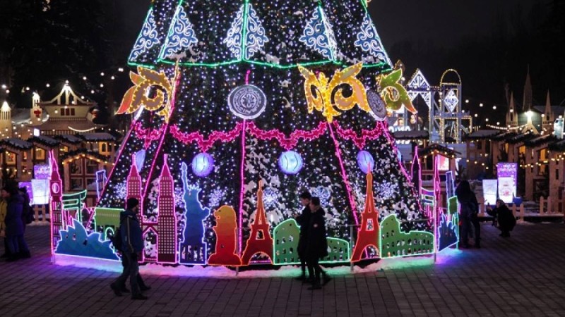 13 млн теңге бөлді: Ел індетпен ауырып жатқанда, шенеуніктер Жаңа жылға дайындалып жатыр