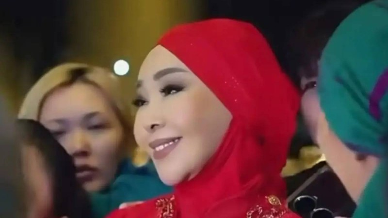 «Қазақтың жауы қазақ»: Айнұр Тұрсынбаева хейтерлеріне жауап берді