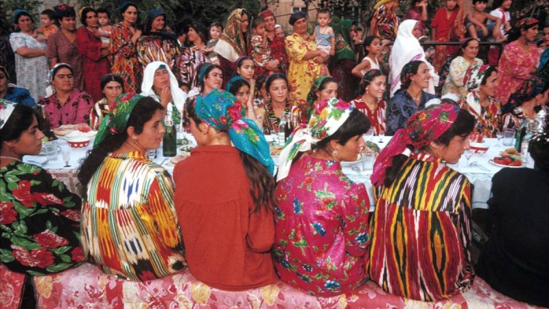 Әйелдер мен еркектерді бөлек жайғастыру керек пе?