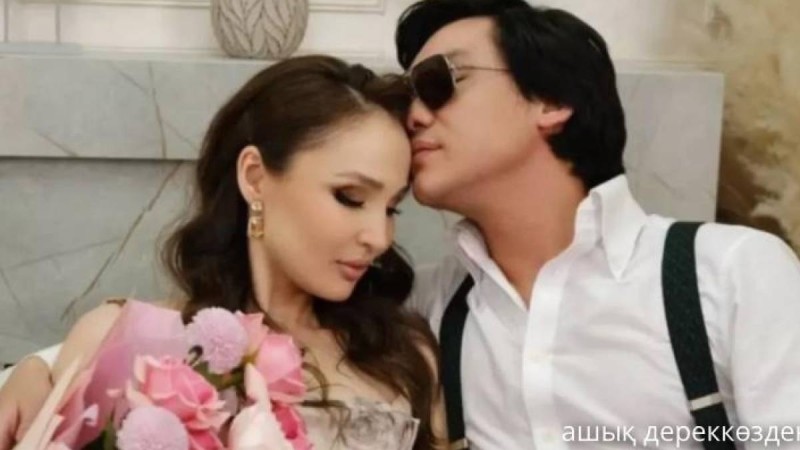 “Жұлдыз, жақында келем": Қайрат Нұртас желіде отбасына өлең жолдарын арнады