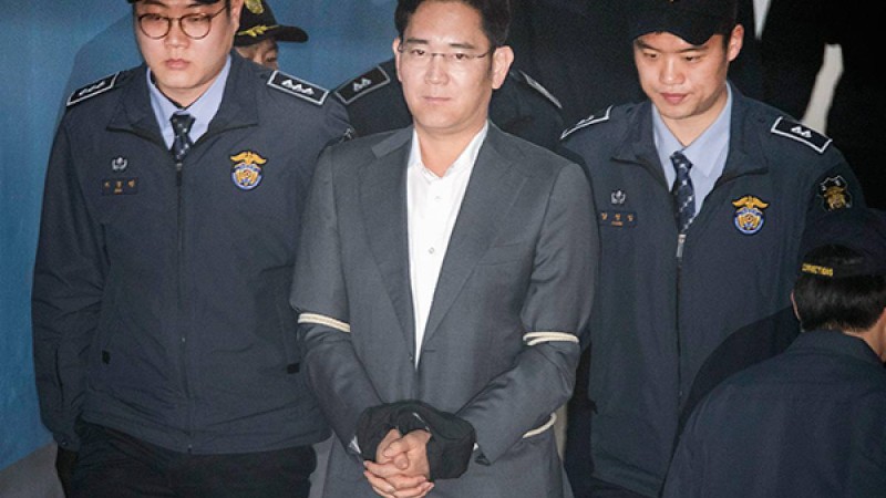 Сеулдегі сот Samsung басшысын пара бергені үшін 2,5 жылға соттады