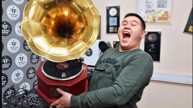 «Ескерткіш маған емес, граммофонға орнатылады»-Иманбек