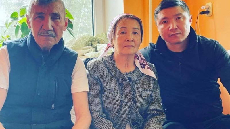 "Сыйлықты беріп үлгермедік": Бағлан Әбдірайымов марқұм әкесін есіне алды