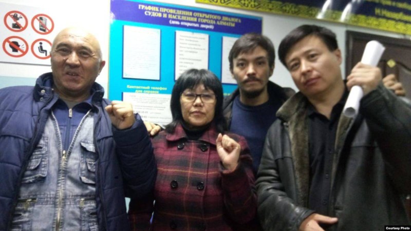 Алматыда ұсталған Жүкеевке айыппұл салынды, бірнеше белсенді қамалды